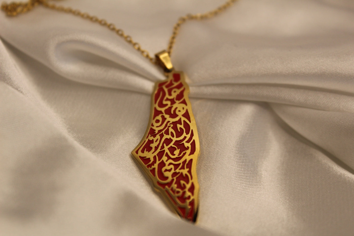 18K Gold-Plated Palestine Map Necklace with Arabic Calligraphy