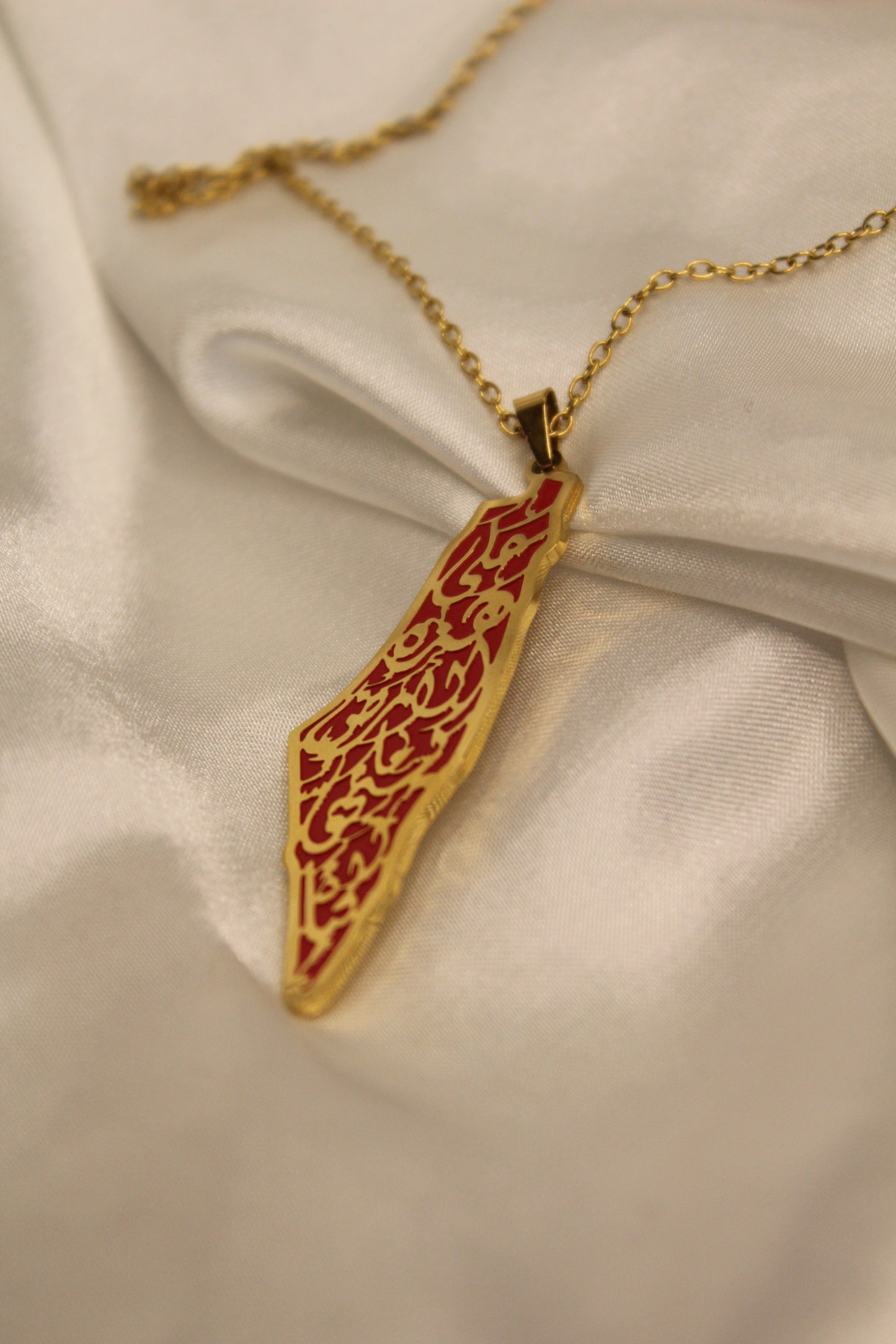 18K Gold-Plated Palestine Map Necklace with Arabic Calligraphy