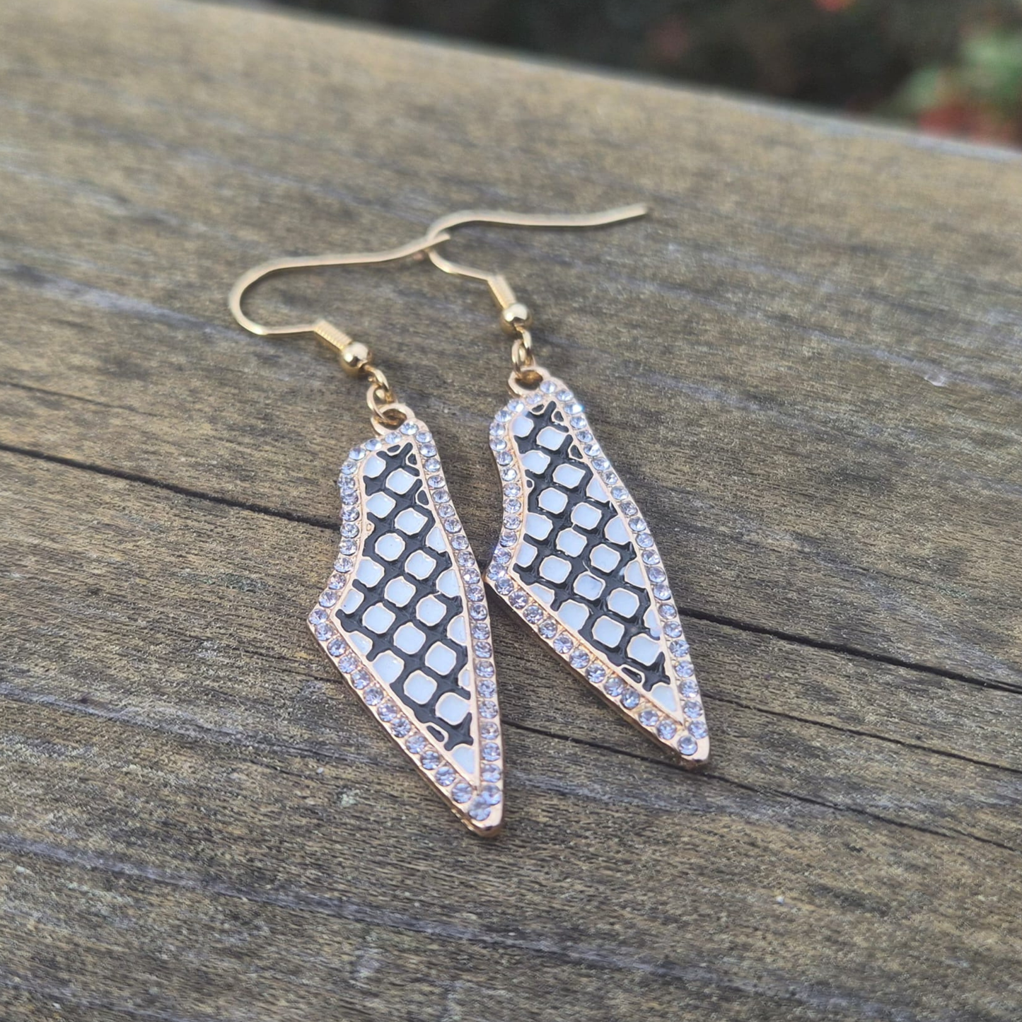 Keffiyeh Palestine Map Earrings – Rhinestone Border